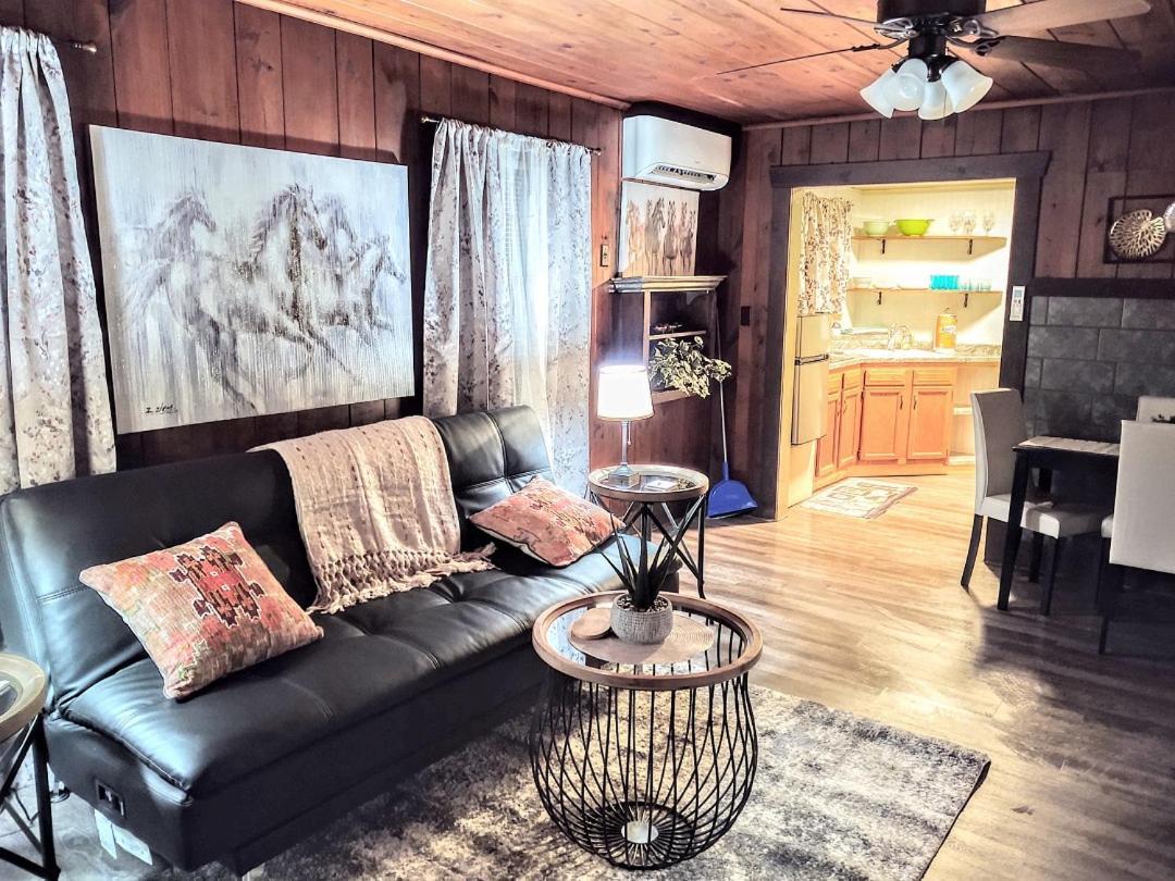 Edgewater Resort Cottage #1 Χοτ Σπρινγκς Εξωτερικό φωτογραφία